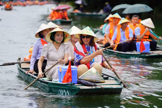 Chủ tịch Thượng viện Australia tham quan Quần thể danh thắng Tràng An