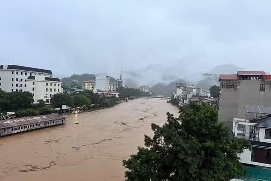 Thủy điện tại sông Gâm đang xả lũ, mực nước ở sông Lô lên nhanh
