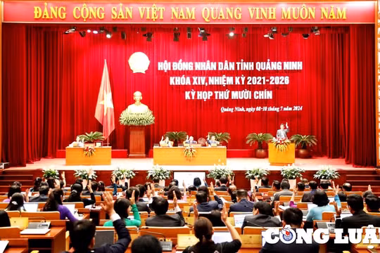 Quảng Ninh: Kỳ họp thứ 19, Hội đồng nhân dân tỉnh thông qua nhiều nghị quyết quan trọng