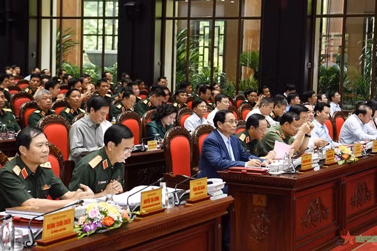 Toàn quân đoàn kết, thống nhất, chủ động sáng tạo, hoàn thành xuất sắc nhiều nhiệm vụ