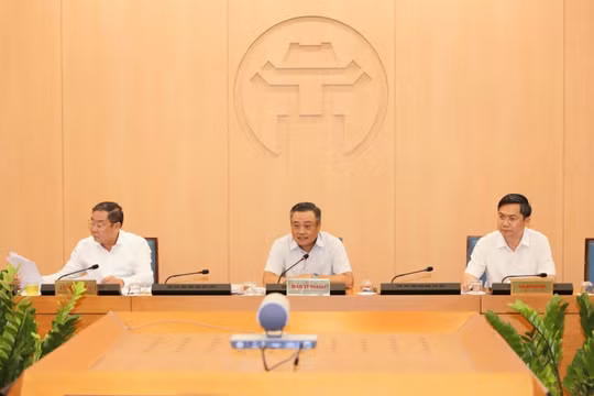 Hà Nội dừng bắn pháo hoa, trình diễn drone kỷ niệm 70 năm Giải phóng Thủ đô