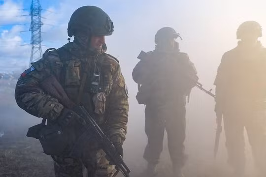 Ukraine tấn công trường bắn lớn nhất của Nga và nhiều cơ sở quân sự khác