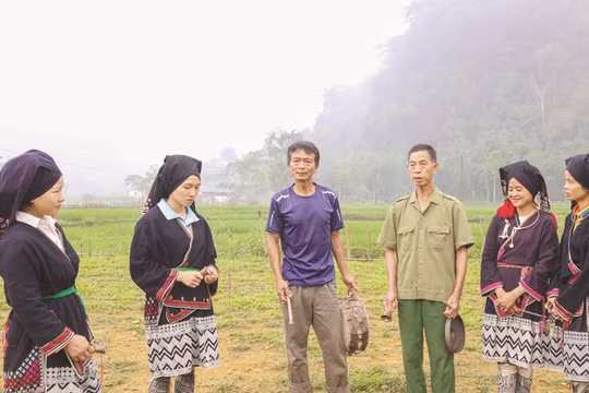 Người có uy tín ở Phú Thọ: “Cầu nối” vững chắc giữa Đảng, Nhà nước với đồng bào dân tộc thiểu số