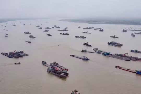 35 mỏ cát trên các sông ở Phú Thọ bị tạm dừng hoạt động khai thác