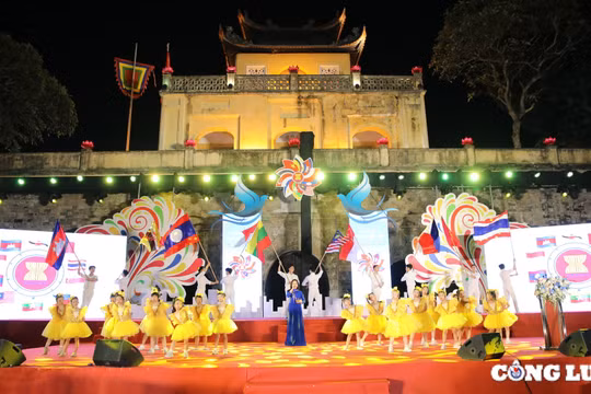 Đặc sắc chương trình khai mạc Ngày hội văn hóa hữu nghị 'Sắc màu Asean'