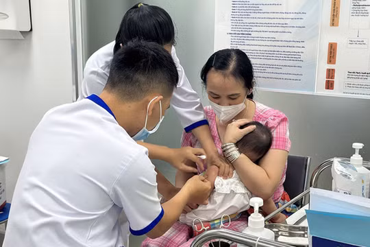 Phát hiện 2 ca mắc bệnh sởi, TP. HCM kêu gọi phụ huynh cho trẻ tiêm vaccine