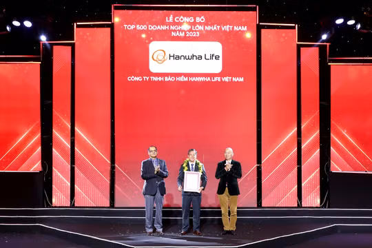 Hanwha Life Việt Nam tiếp tục nằm trong top 500 doanh nghiệp lớn nhất Việt Nam