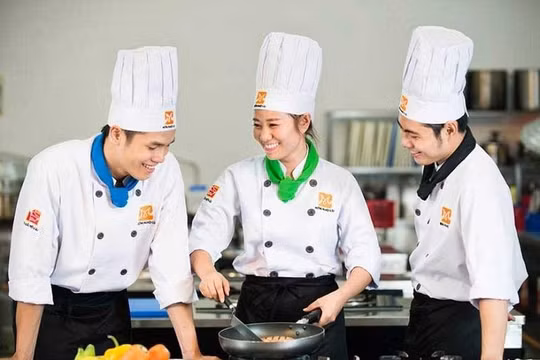 Việt Nam chưa cấp phép đưa người lao động sang Hàn Quốc làm giúp việc, vệ sinh, đầu bếp