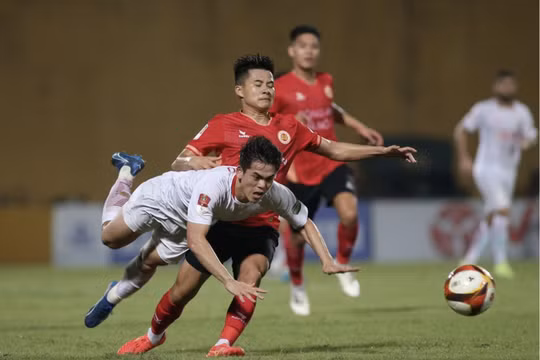 Thua Thể Công Viettel, Công an Hà Nội xa dần ngôi vương V.League 2023/24