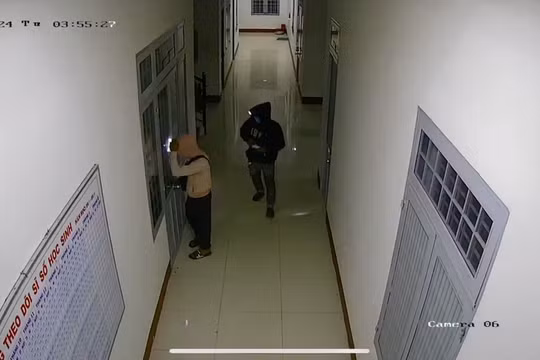 Kon Tum: Bắt khẩn cấp 2 thanh niên đột nhập trường học trộm tiền để tiêu xài