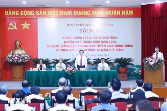 Đổi mới, sáng tạo, nâng cao chất lượng tham mưu xây dựng Đảng về chính trị, tư tưởng, đạo đức