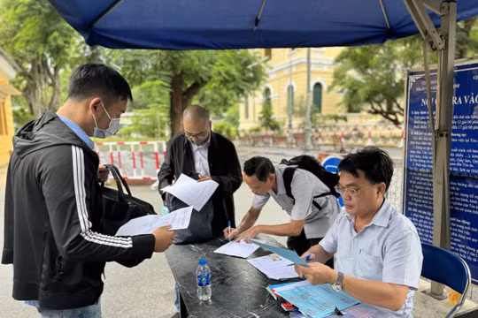 Hơn 100 nhà báo đưa tin 'đại án ngành đăng kiểm' được cấp thẻ tác nghiệp