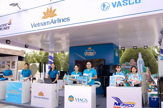 Vietnam Airlines Festa thu hút đông đảo du khách tại Lễ hội Tận hưởng Đà Nẵng 2024