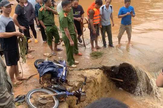Bình Phước: ​​Sử dụng flycam tìm kiếm người đàn ông bị nước lũ cuốn trôi
