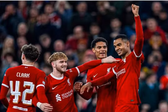 Đánh bại Sparta Prague, Liverpool vào tứ kết Europa League