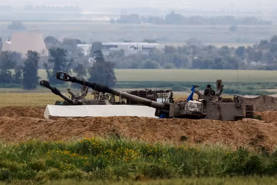Hỏa lực của Israel giết chết 6 người dân Gaza đang chờ xe tải cứu trợ