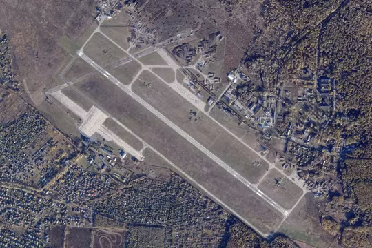 Ukraine tấn công ATACMS vào sân bay, Nga đáp trả dữ dội bằng tên lửa và hàng trăm UAV