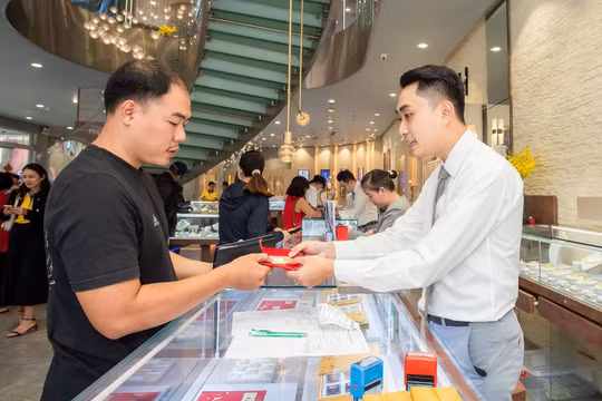 Ngân hàng Nhà nước yêu cầu báo cáo về các giao dịch vàng đáng ngờ