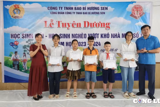 Công ty TNHH Bao bì Hương Sen khen thưởng hơn 100 học sinh giỏi (năm học 2023-2024) là con cán bộ, công nhân nhà máy 1 và 2