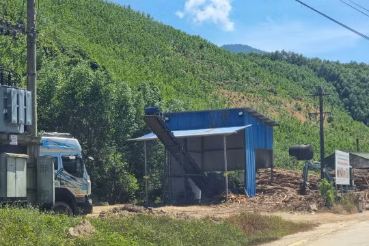Thừa Thiên Huế: Trạm cân trái phép, ô tô hết hạn đăng kiểm vẫn 'ngang nhiên' hoạt động tại huyện Nam Đông