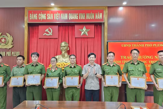 Gia Lai: Thưởng nóng lực lượng Công an triệt phá đường dây đánh bạc quy mô lớn