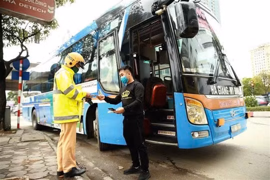 Hà Nội: Siết chặt hoạt động vận tải khách cuối năm