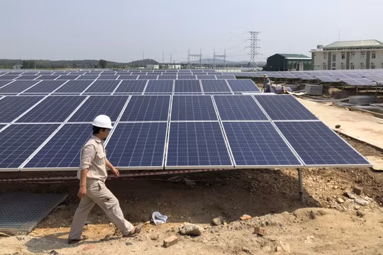 Bộ Công Thương đề xuất mua điện mặt trời dư với giá 671 đồng/kWh