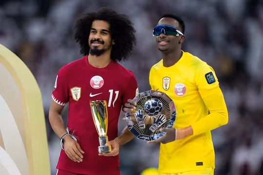 Akram Afif đi vào lịch sử Asian Cup