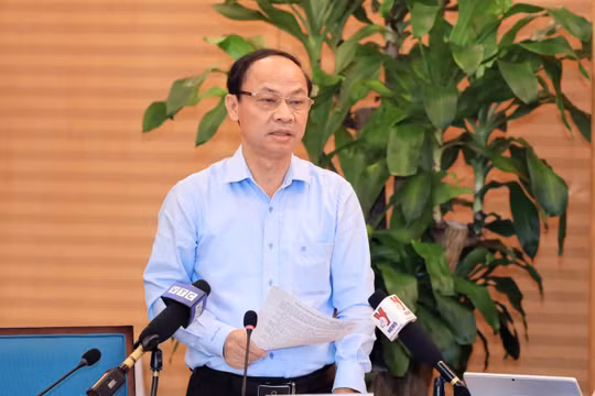 Sở GD&ĐT Hà Nội nói gì về thông tin vụ cô giáo thân mật với nam sinh trong lớp?