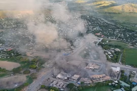 Cảnh sát biểu tình, Papua New Guinea ban bố tình trạng khẩn cấp