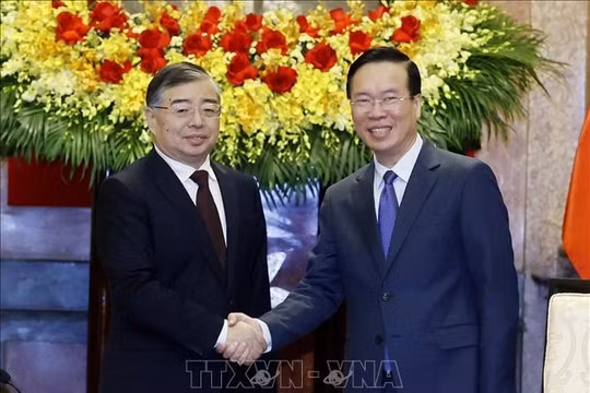 Chủ tịch nước Võ Văn Thưởng tiếp Trưởng Ban Tuyên truyền Trung ương Đảng Cộng sản Trung Quốc