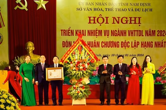 Sở Văn hóa, Thể thao và Du lịch Nam Định đón nhận Huân chương Độc lập hạng Nhất