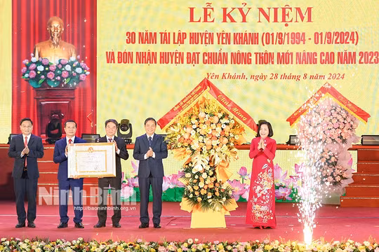 Yên Khánh - huyện đầu tiên của tỉnh Ninh Bình đạt chuẩn nông thôn mới nâng cao