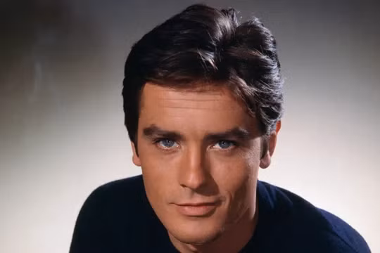 Huyền thoại điện ảnh Pháp Alain Delon qua đời