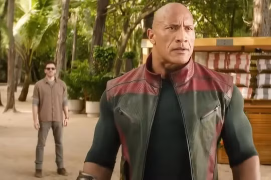 Phim hành động của Dwayne Johnson dẫn đầu phòng vé mùa Giáng sinh