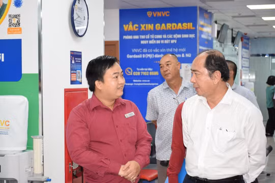 VNVC tiêm hàng ngàn mũi vắc xin trong ngày đầu chiến dịch tăng cường vắc xin sởi cho trẻ