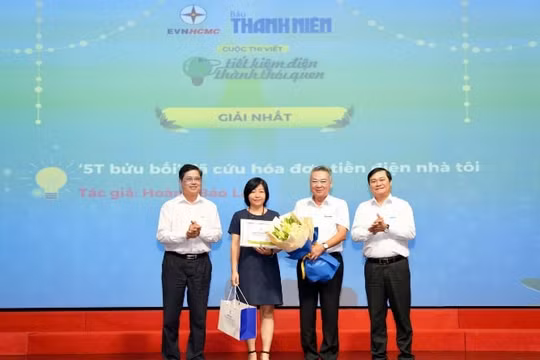 Báo Thanh Niên trao giải cuộc thi viết Tiết kiệm điện thành thói quen lần 2