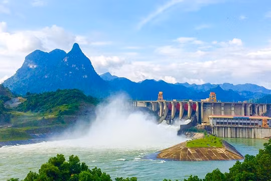 Đóng hết cửa xả đáy của hồ thủy điện Tuyên Quang