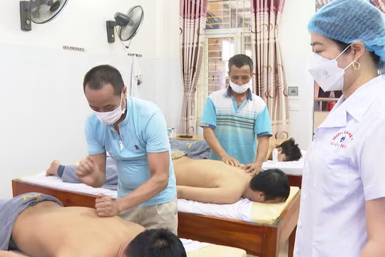Cơ sở xoa bóp người mù phải 'gánh thuế tiêu thụ đặc biệt', Bộ Tài chính nói gì?