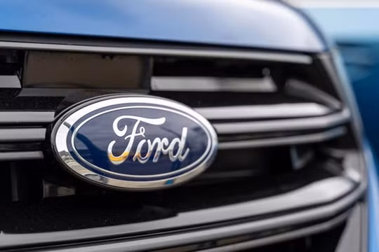 Ford tạm dừng sản xuất xe tải điện vì Tesla 'đi trước một bước'