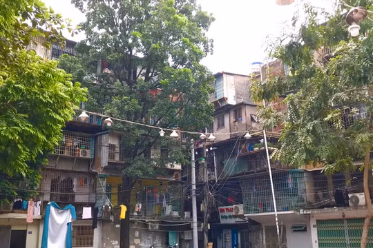 Nhà tập thể cũ chờ sập vẫn 'hét' giá hơn 100 triệu đồng/m2
