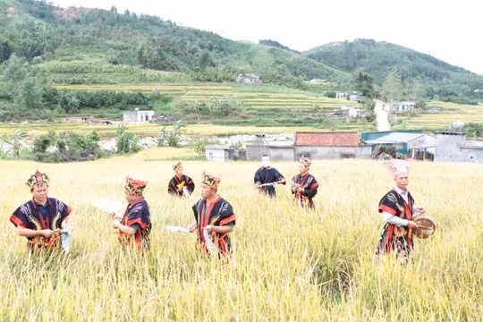 Quảng Ninh: Đặc sắc Hội mùa vàng trên bản làng Đông Bắc