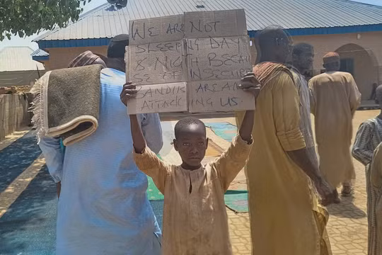 Các tay súng Nigeria đòi 620.000 USD tiền chuộc các học sinh bị bắt cóc