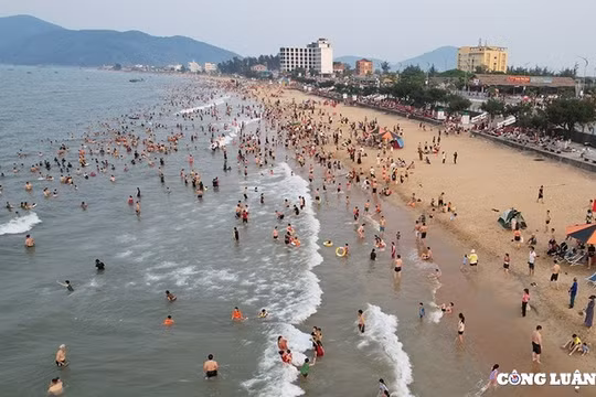 Sôi động mùa du lịch hè ở Hà Tĩnh