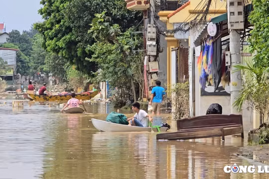 Hà Nội còn bao nhiêu người phải sơ tán tránh ngập lụt?
