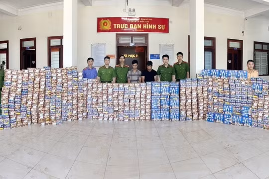 Bắt 2 đối tượng vận chuyển 1,4 tấn pháo hoa nổ