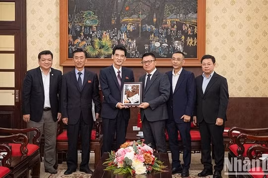 Đồng chí Lê Quốc Minh tiếp Đại sứ Triều Tiên tại Việt Nam