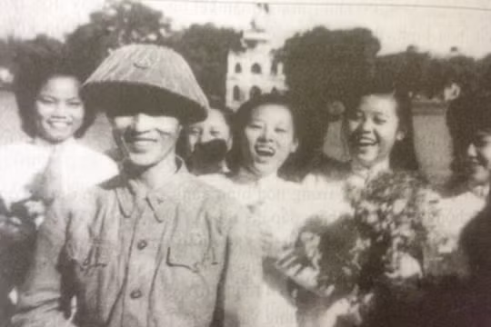 "Ngày về chiến thắng" của vị tướng dẫn đầu Đại đoàn Quân Tiên phong tiến vào tiếp quản Thủ đô