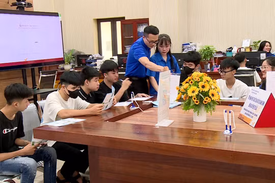 Thanh niên Bắc Ninh hỗ trợ người dân thực hiện dịch vụ công trực tuyến