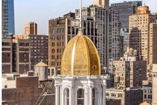 Căn Penthouse với mái vòm dát vàng ở New York được bán với giá 25 triệu USD